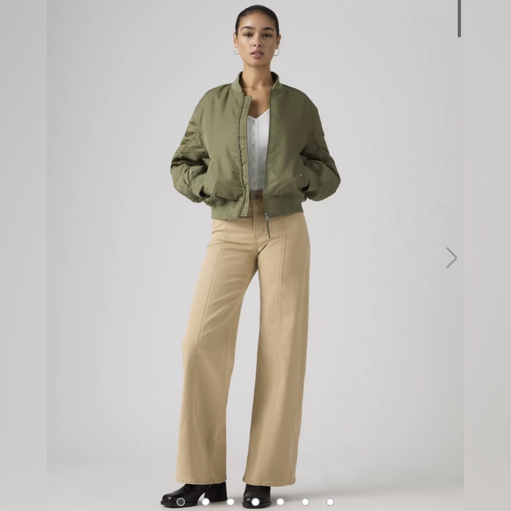 Levi's Wide Leg Flare Jeans in Beige
